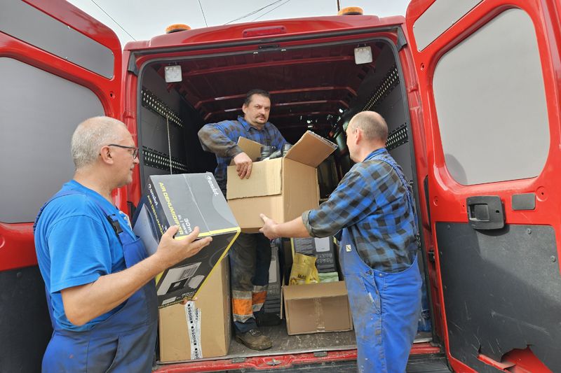 
Miejski Zakład Komunikacji w Toruniu włącza się w akcję pomocy powodzianom z południa Polski. D...